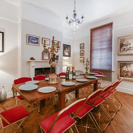 Дом отдыха Bohemian House *